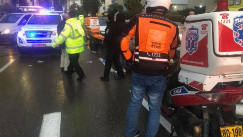 גבר התמוטט במהלך נהיגה ברחוב - חדשות בפתח תקווה