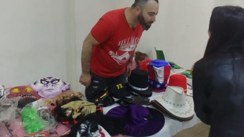 מתחפשים בכל מחיר - קהילות בפתח תקווה