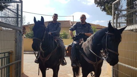 המשטרה התגייסה למען ילדים בעלי - מעשים טובים בפתח תקווה