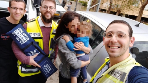 פעוט ננעל ברכב בשגגה לעיני - חדשות בפתח תקווה