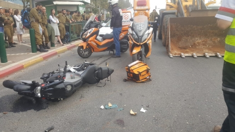 רוכב אופנוע נפצע בינוני מפגיעת - חדשות בפתח תקווה