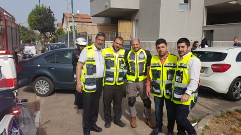 ילד ננעל בשגגה ברכב לעיני - חדשות בפתח תקווה