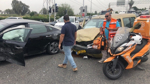2 פצועים בתאונת דרכים בצומת - חדשות בפתח תקווה