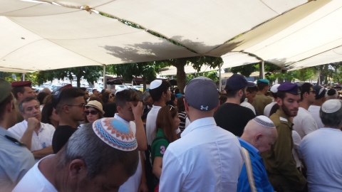 גלעד ארדן בטקס הזיכרון בפתח - חדשות בפתח תקווה