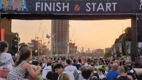 צפו: החל מירוץ לילה לבן - חדשות בפתח תקווה