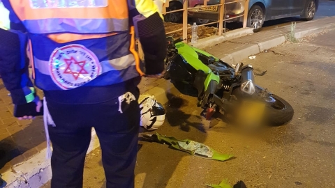 רוכב אופנוע נפצע בינוני לאחר - חדשות בפתח תקווה