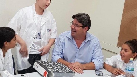 שר המדע והטכנולוגיה אופיר אקוניס - חדשות בפתח תקווה