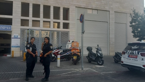 מאבטח עם נשק הכה את - חדשות בפתח תקווה