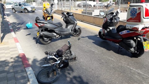 רוכב אופניים חשמליים נפצע קשה - חדשות בפתח תקווה