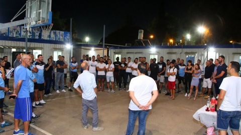 בהפועל פ"ת הרימו כוסית - ספורט בפתח תקווה