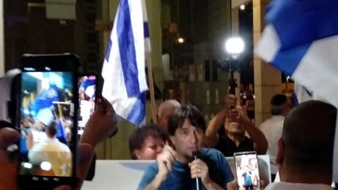 פעיל הימין רן כרמי בוזגלו - חדשות בפתח תקווה