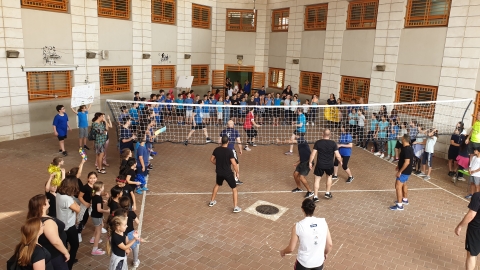 משחקי הורים ומורים כדורגל וכדורשת - חינוך בפתח תקווה