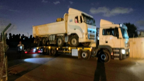 נלכדו 2 משאיות שהשליכו חומרי - חדשות בפתח תקווה