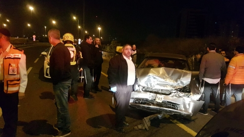 נהג נפצע לאחר שאיבד שליטה - חדשות בפתח תקווה