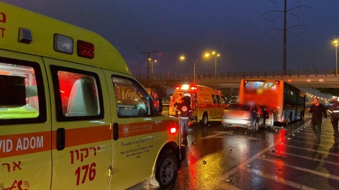 גבר ואישה נפצעו בתאונת - חדשות בפתח תקווה