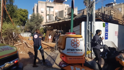 פועל נפצע לאחר שנפל מגובה - חדשות בפתח תקווה