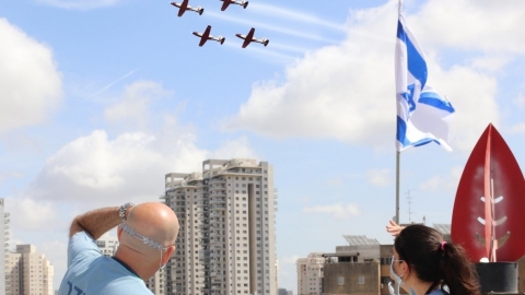 צפו במטס חיל האוויר עובר - חדשות בפתח תקווה