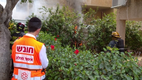 שריפה פרצה במבנה נטוש ברחוב - חדשות בפתח תקווה