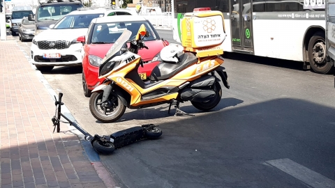 רוכב קורקינט חשמלי נפצע בינוני - חדשות בפתח תקווה