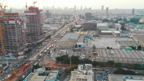 קבוצת פוקס מתכננת להעביר את - בנייה ונדל