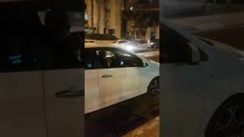 איים על מפגינים שישחט אותם - חדשות בפתח תקווה