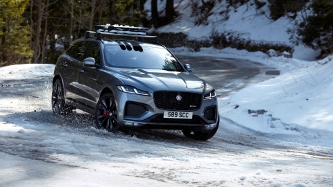 רכב השטח החדש F- PACE - צרכנות בפתח תקווה