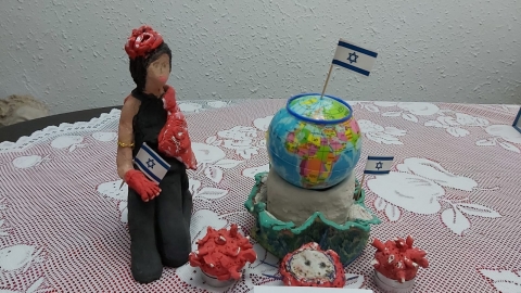 תערוכת פסלים של ניצולות השואה - תרבות ופנאי בפתח תקווה