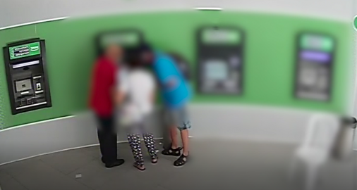 צפו: עקץ עשרות קשישים באלפי - חדשות בפתח תקווה