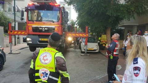 שריפה פרצה במרפסת דירה בבניין - חדשות בפתח תקווה