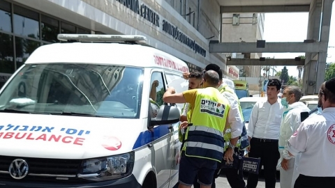 חולה ננעל באמבולנס לבדו בפתח - חדשות בפתח תקווה