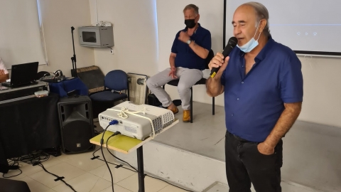  גיורא נחום בהרמת כוסית לשנה - חדשות בפתח תקווה
