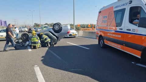 בתאונה עצמית נהג נפצע ונמלט - חדשות בפתח תקווה