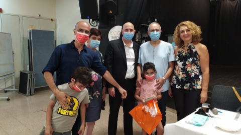 עמותת איל"ן העניקה מלגות לימודים - חינוך בפתח תקווה