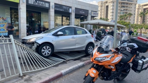 נהגת נפצעה לאחר שהתנגשה עם - חדשות בפתח תקווה