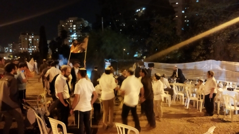 הפגנה כשרה? מוצ"ש סמוך לביתו - חדשות בפתח תקווה