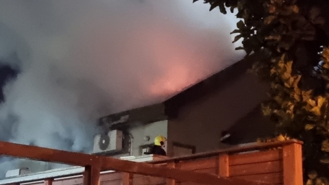 הלילה ברח' החרוב: שריפה פרצה - חדשות בפתח תקווה