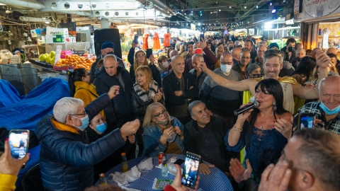 אירוע יווני בשוק: צפיפות ודוחק - חדשות בפתח תקווה
