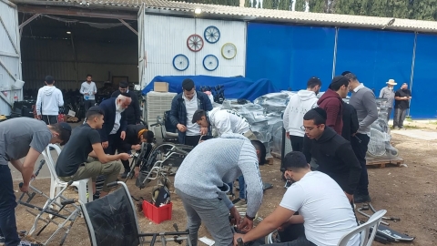 התלמידים תיקנו כסאות גלגלים לטובת - מעשים טובים בפתח תקווה