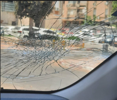 החליטה ללמד אותה לקח!!! - תחבורה בפתח תקווה