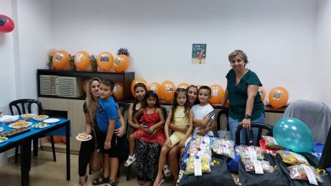 עמותת מטב העניקה מתנות לילדי - קהילות בפתח תקווה