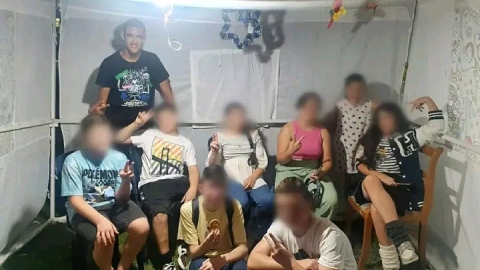 כבוד לאלמוג לינדר! אירח בסוכה - מעשים טובים בפתח תקווה