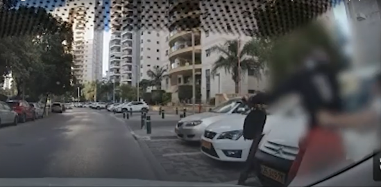 צפו: גנבו לנער בן 14 - חדשות בפתח תקווה