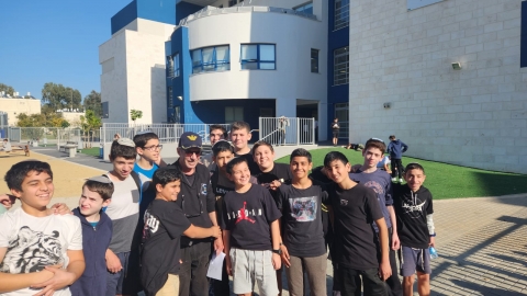ליום אחד. שלמה השומר הוא - מעשים טובים בפתח תקווה