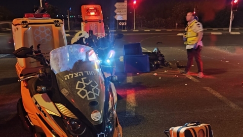 רוכב קטנוע ונהגת רכב נפגעו - חדשות בפתח תקווה