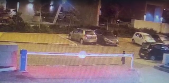 כך גנבו בקלות רכב שחנה - חדשות בפתח תקווה