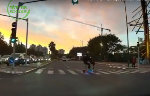 חצה מעבר חציה באדום וכמעט - חדשות בפתח תקווה