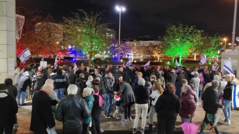 ההפגנות נגד המהפיכה המשפטית הגיעו - חדשות בפתח תקווה