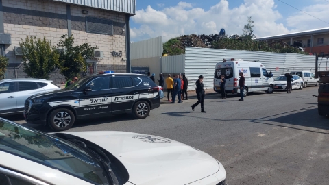 פועל נהרג ממכונה במפעל באזור - חדשות בפתח תקווה