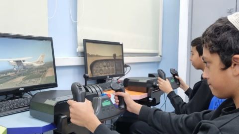 חברי טייסת ישיבת אמית אלירז - חינוך בפתח תקווה