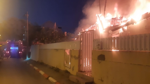 שריפה פרצה במתחם של 4 - חדשות בפתח תקווה